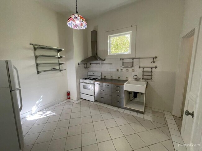 Photo - 3377 20th St