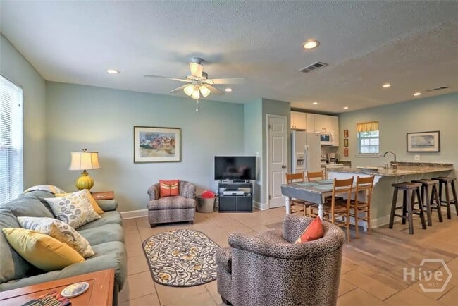 Photo - 130 Ropemaker Ln