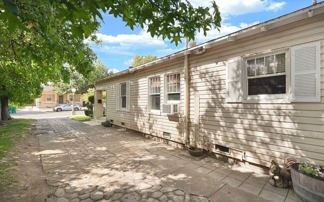 Photo - 511 Locust St