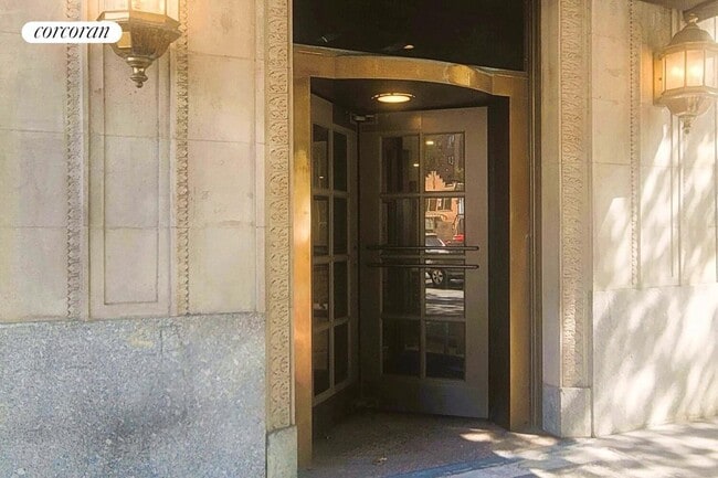 Photo - 45 W 81st St