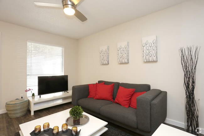 1BR-1BA 700sf