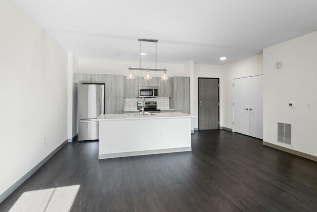 Photo - 2 bedroom in Milwaukee WI 53211 Unit 211