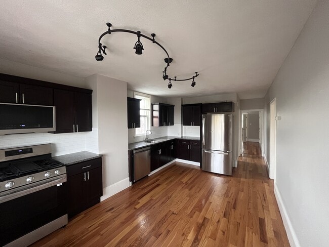 Building Photo - 69 Homer St Unit 3