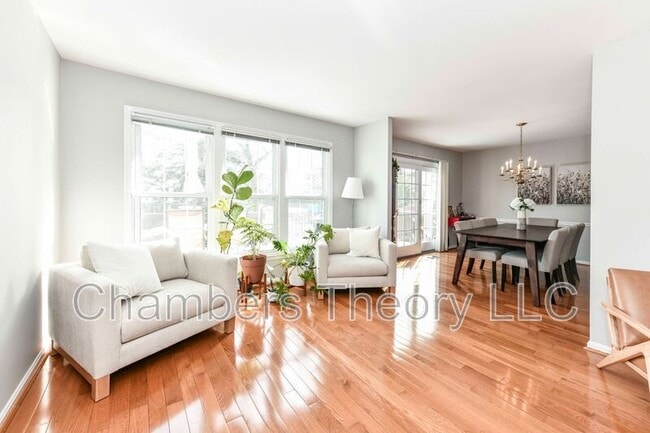Photo - 1727 Larkmeade Dr
