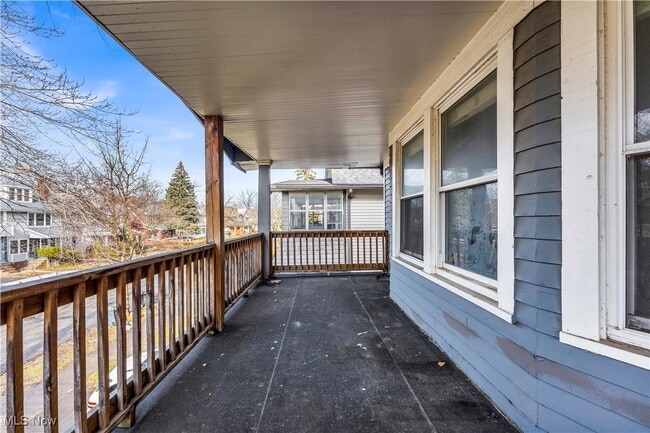 Photo - 917 Helmsdale Rd Unit 2/UP