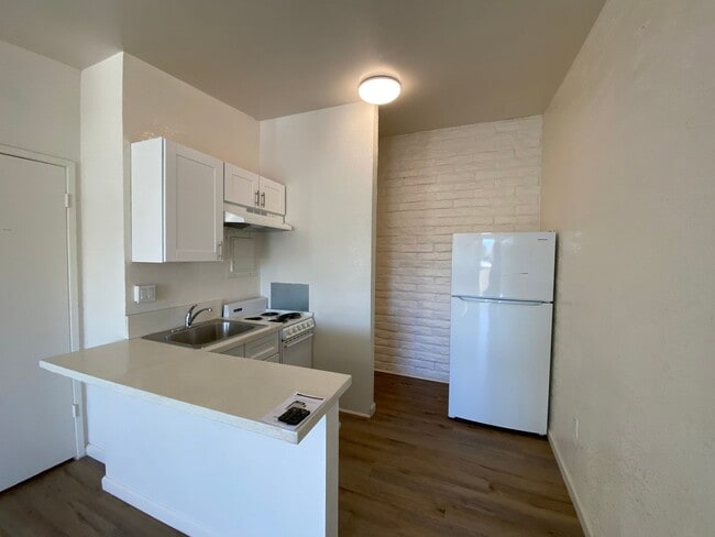 Building Photo - 526 Anacapa St Unit 526-A