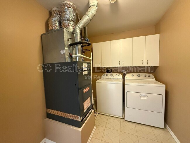 Photo - 2878 Meadow Ln