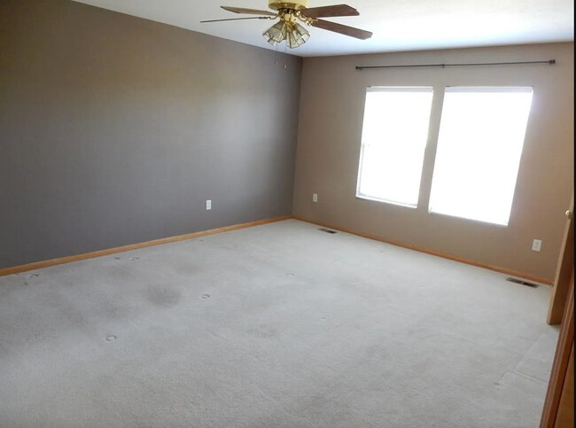 Photo - 3 Bed, 2.5 Bath Townhome Near Mehaffey Park & The Olde Course!