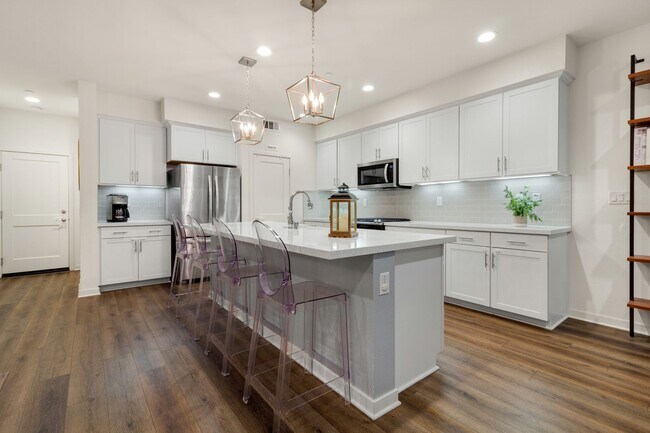 Photo - 122 Red Brick Dr