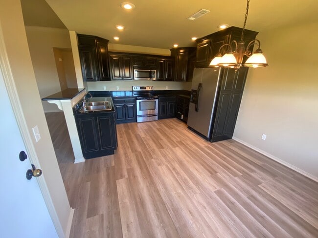 Photo - 450 Remson Ln