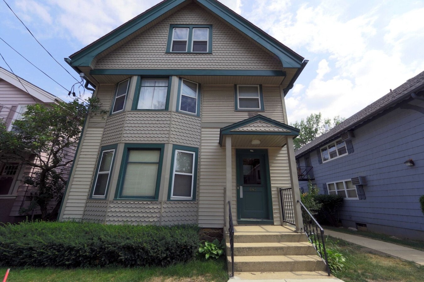 645 - 645 Apartment