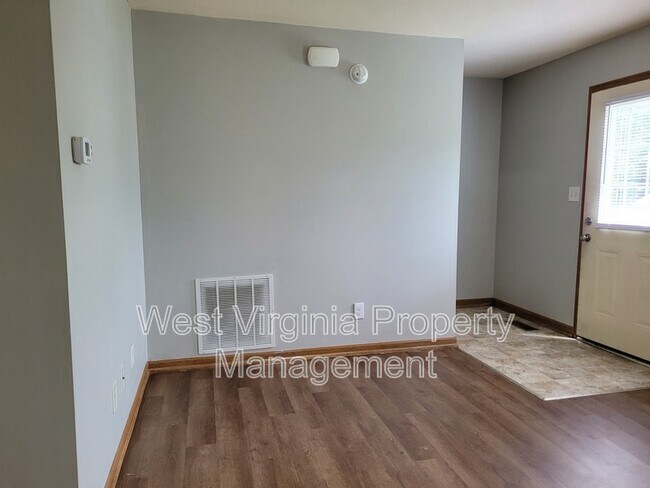 Photo - 156 Cardinal Wy