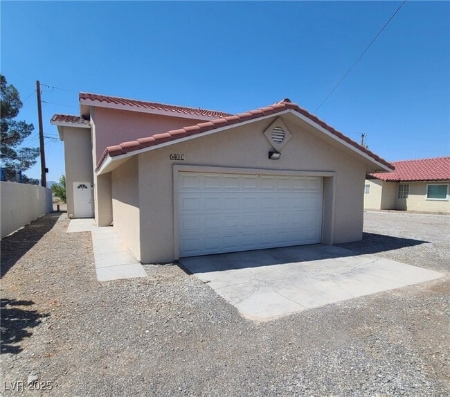 Building Photo - 640 E San Lorenzo St Unit c Rental