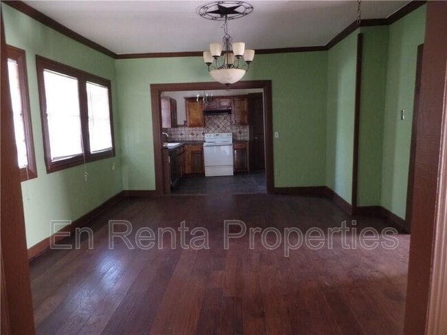 Photo - 1925 St Louis Ave