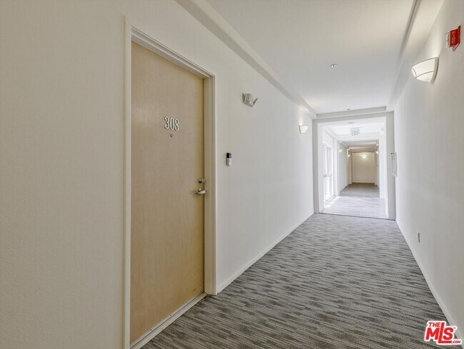 Photo - 937 12th St Unit 308