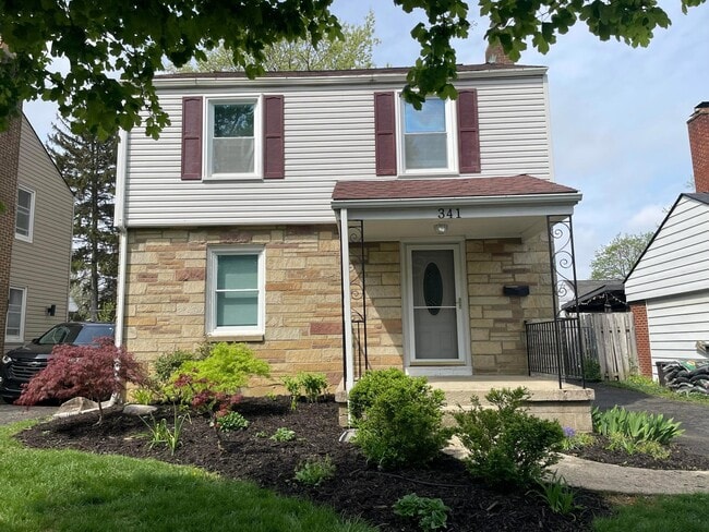 Building Photo - 341 S Roys Ave Rental