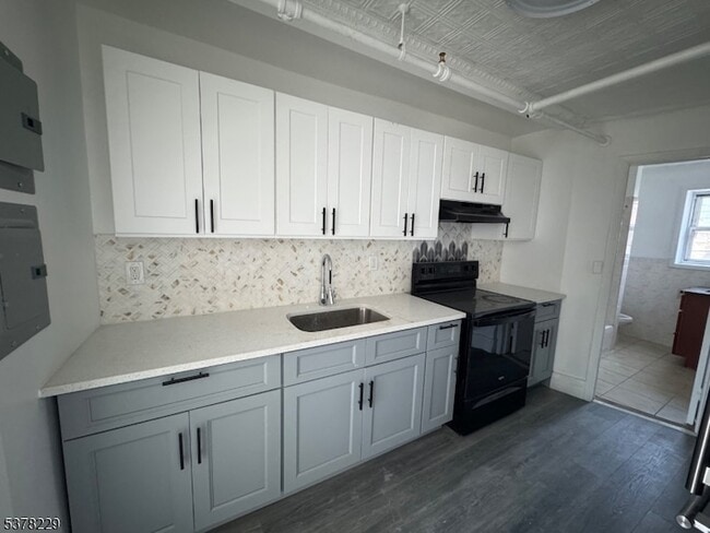 Building Photo - 275 Main St Unit 5 Rental