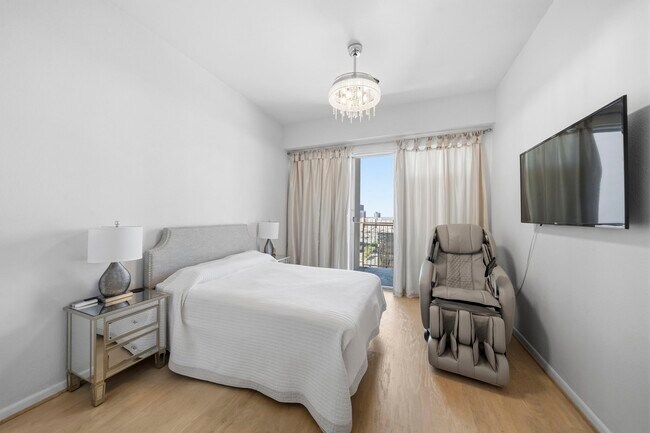 Building Photo - 3505 Sage Rd Unit 1905