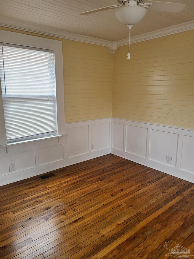 Photo - 512 E De Soto St