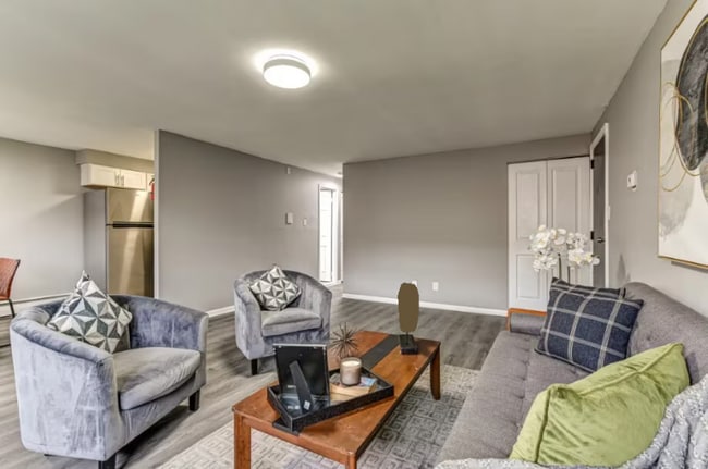 Photo - 831 Cedar Ave Unidad L2