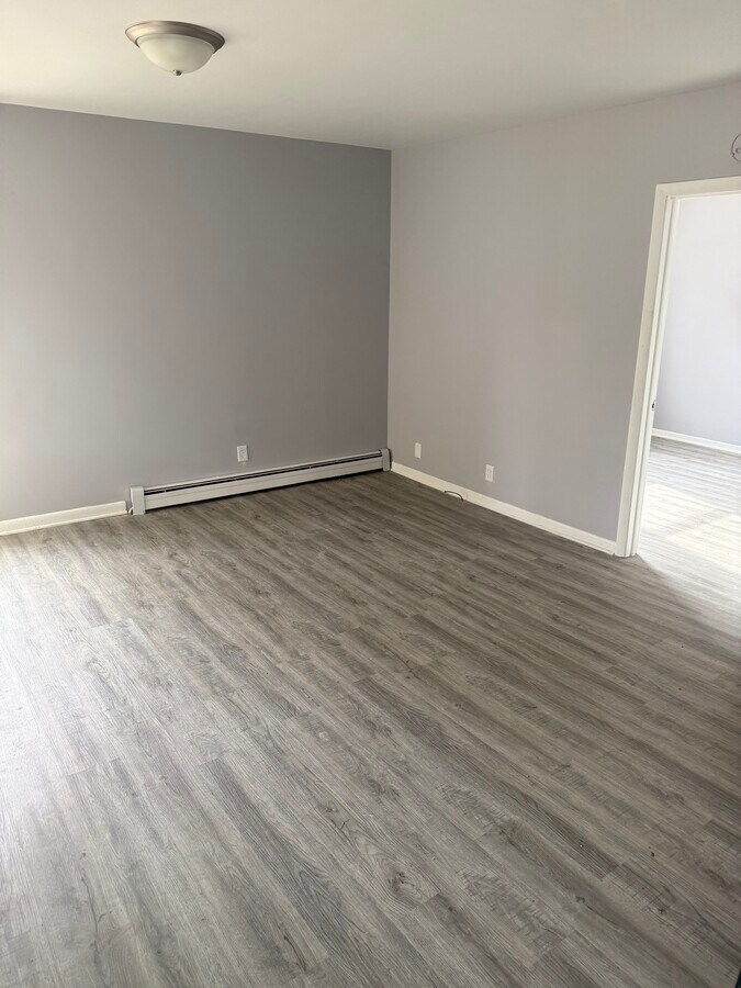 Living Room - 254 E Jackson St Unit 1R