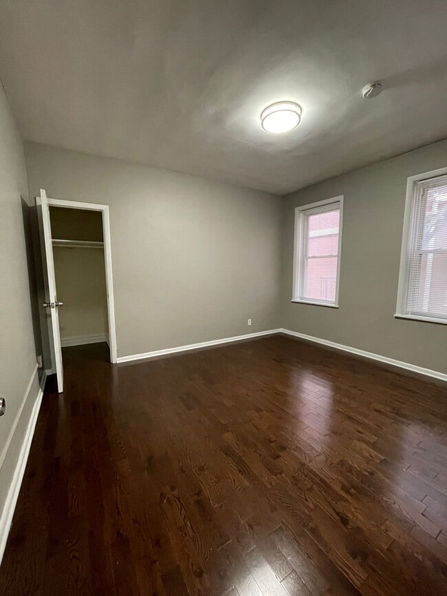 165 W 48th St 1 - 171 W 48th St