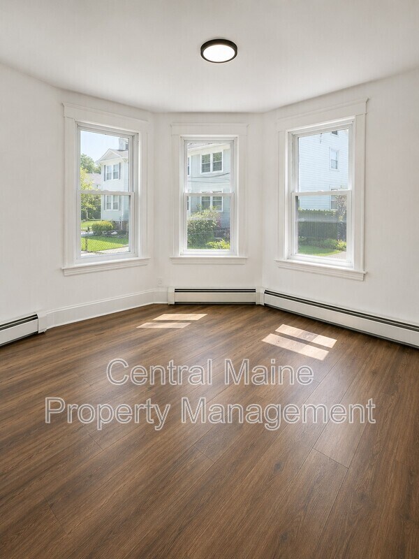 Photo - 485 Tuner St