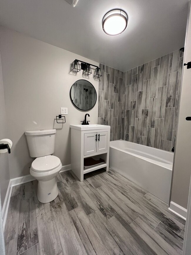Building Photo - 1355 S Springfield Ave Unit B Rental