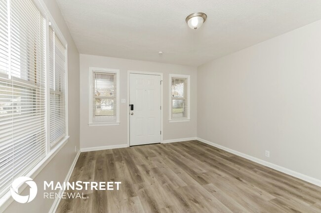 Photo - 4725 E 16th St