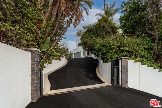 Photo - 8424 Grand View Dr