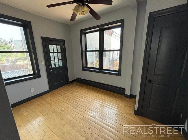 Photo - Onderdonk Avenue Unit 2B