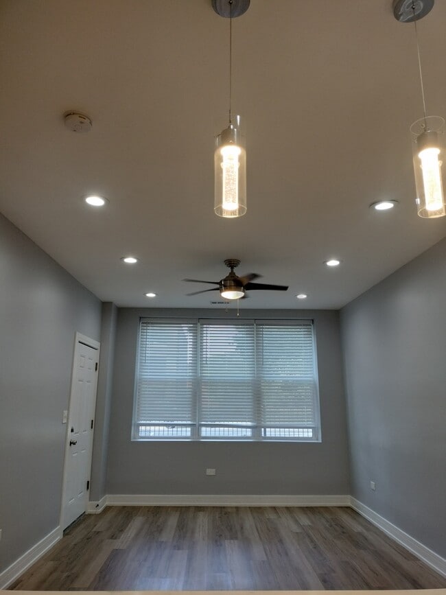 Photo - 3925 S Indiana Ave