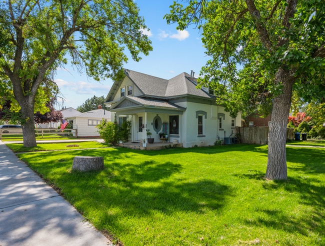 Building Photo - The One Spanish Fork Rental You Don't Want to Miss"