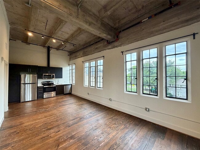 Building Photo - 4411 Dallas St Unit 14