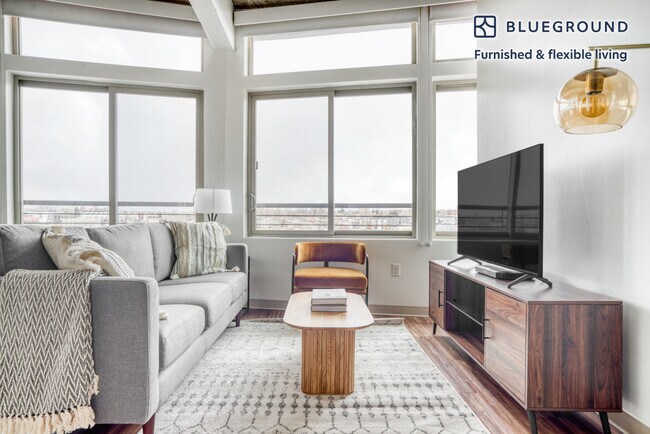 Photo - 1975 Mile High Stadium Cir Unidad FL14-ID174