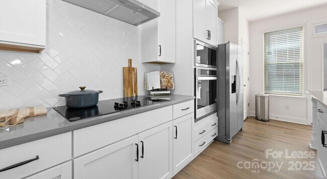 Photo - 2635 W Trade St