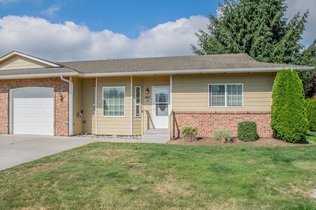 Building Photo - 4922 109th St NE Unit B