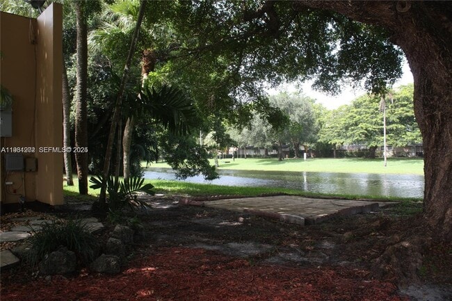 Photo - 6713 Kingsmoor Way