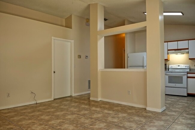 Photo - 551 Carambola Ave
