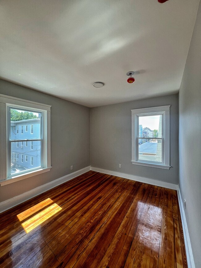 Photo - 237 Cowden St Unit 3F