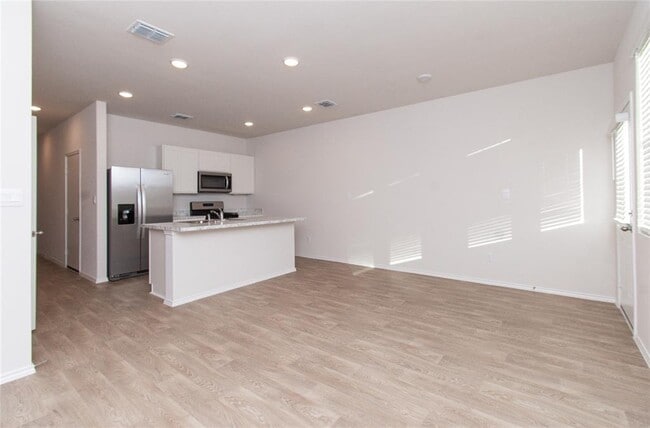 Photo - 201 Varner Way