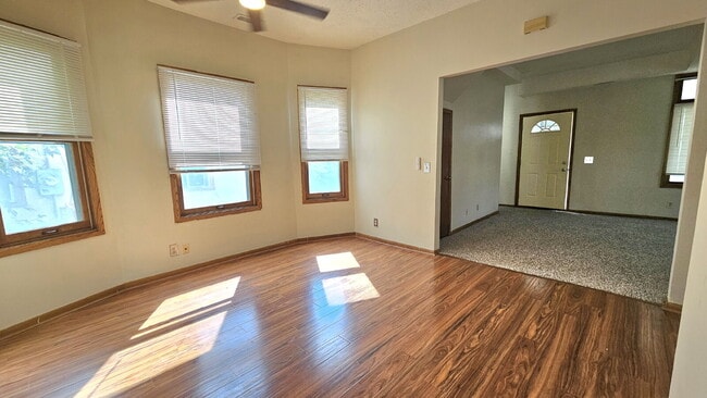 "Charming 3-Bedroom Retreat with 1200 Sq Ft of Comfort in Harrison Neighborhood in Minneapolis!"