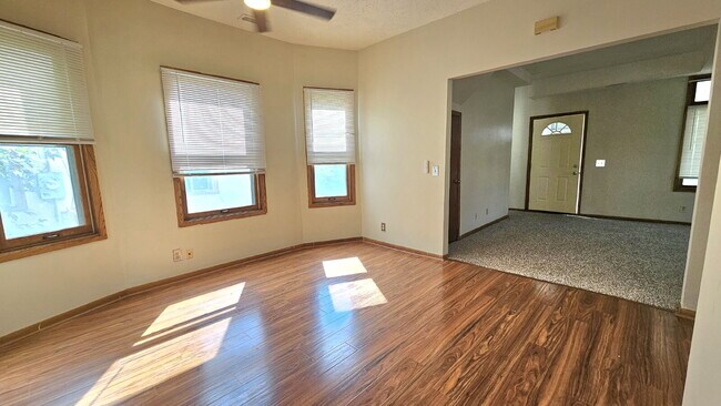 Photo - "Charming 3-Bedroom Retreat with 1200 Sq Ft of Comfort in Harrison Neighborhood in Minneapolis!"