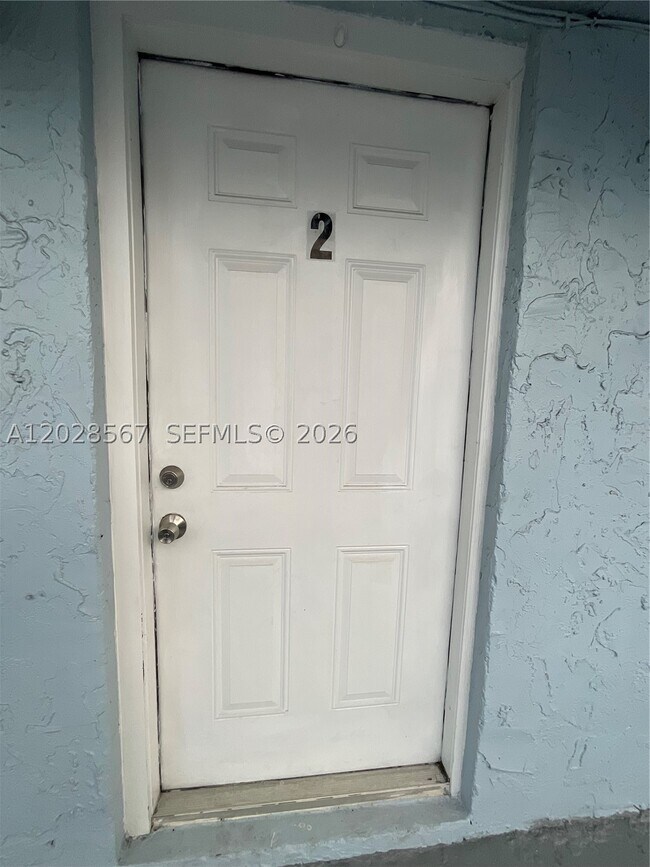 Building Photo - 736 NW 42nd St Unit 2