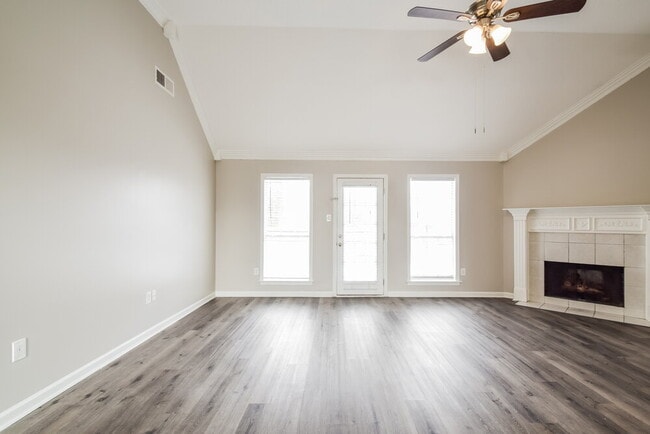 Photo - 9922 Lacee Ln