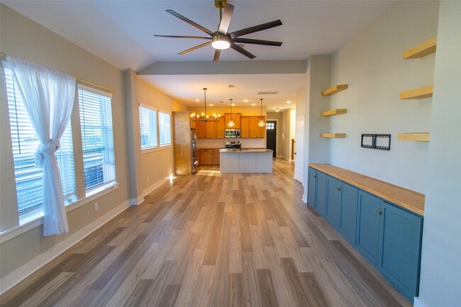 Photo - 18610 Parkland Square Pl