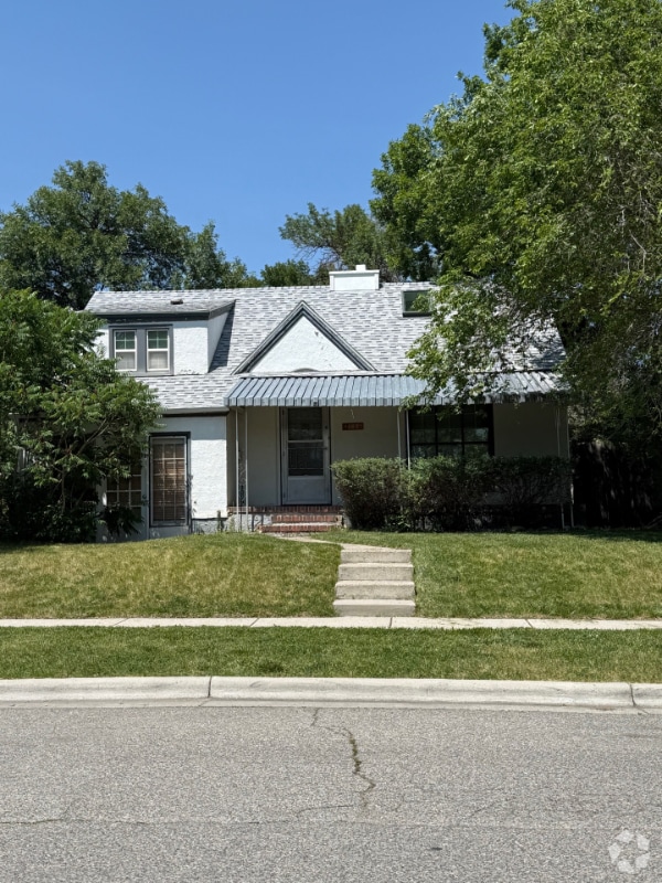 Building Photo - 715 Alderson Ave Rental