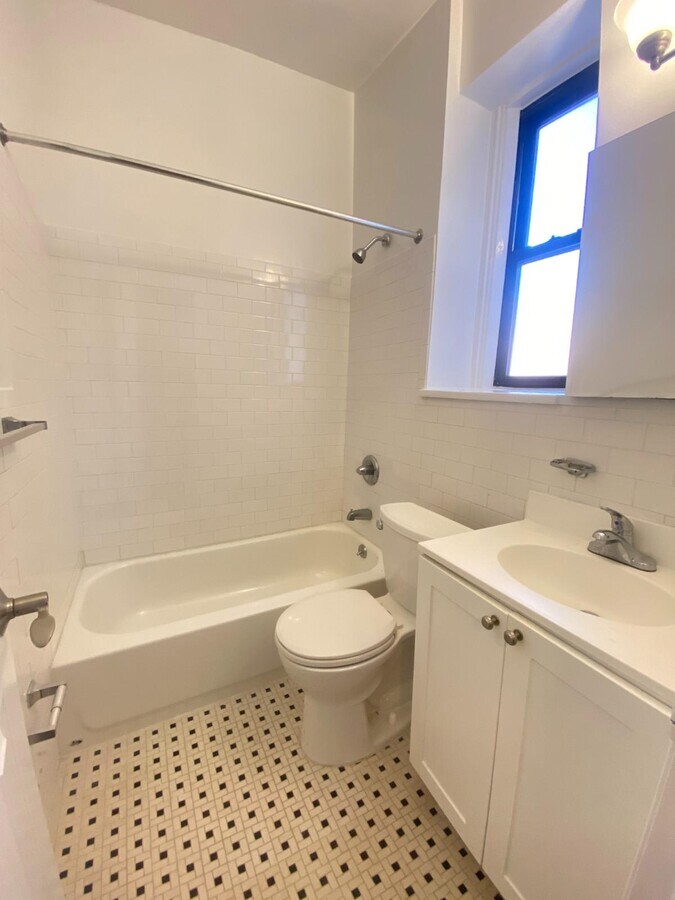 Photo - 53 W 72nd St Unit 3E