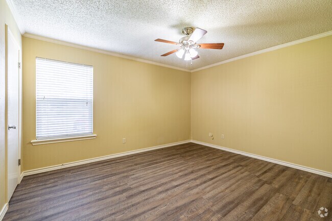 2BR, 1BA - 850SF - Bedroom 1