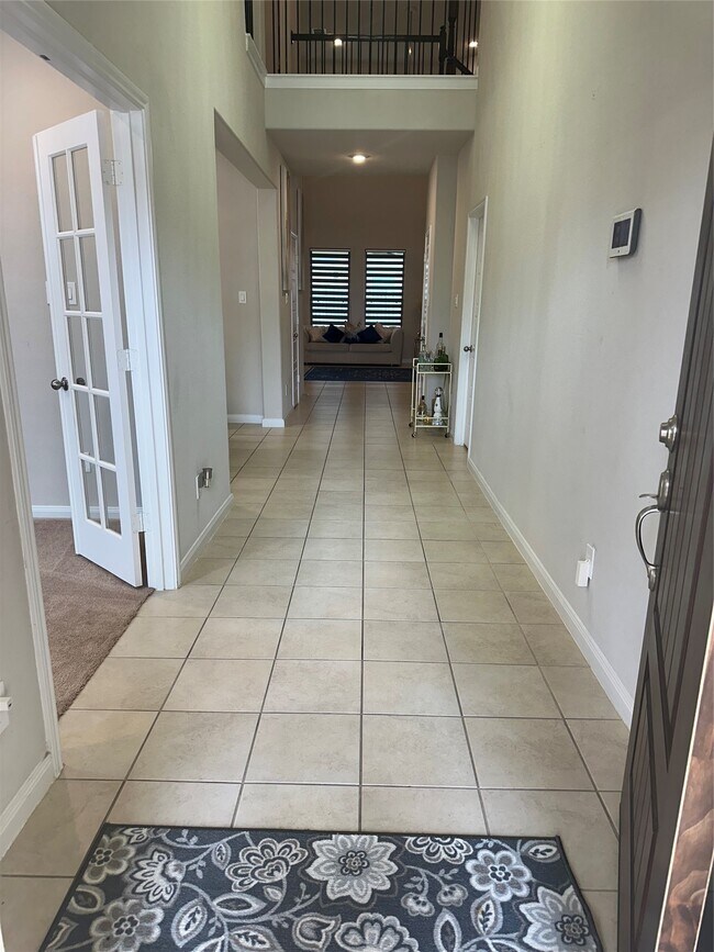 Photo - 1617 Darwin Cedar Dr